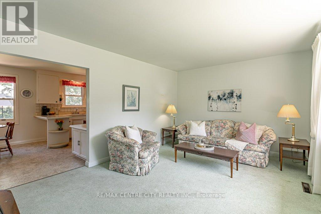 6792 Beattie Street, London South, Ontario  N6P 1A7 - Photo 5 - X12352118