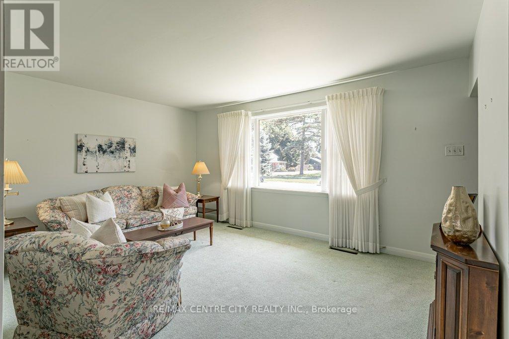 6792 Beattie Street, London South, Ontario  N6P 1A7 - Photo 6 - X12352118