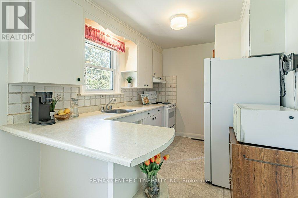 6792 Beattie Street, London South, Ontario  N6P 1A7 - Photo 8 - X12352118
