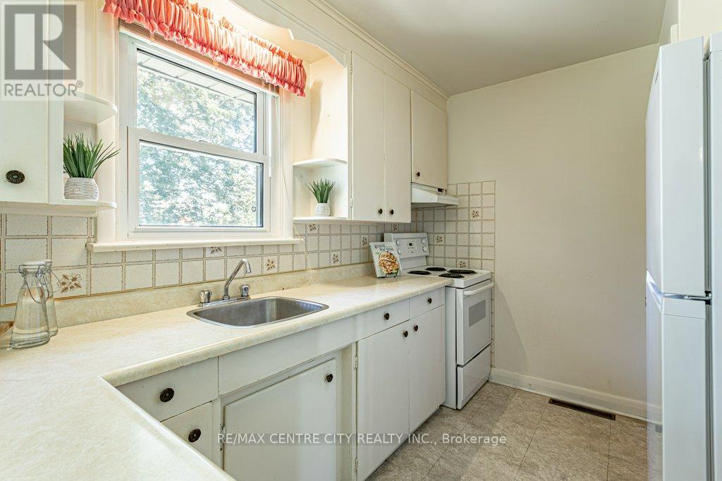 6792 Beattie Street, London South, Ontario  N6P 1A7 - Photo 9 - X12352118