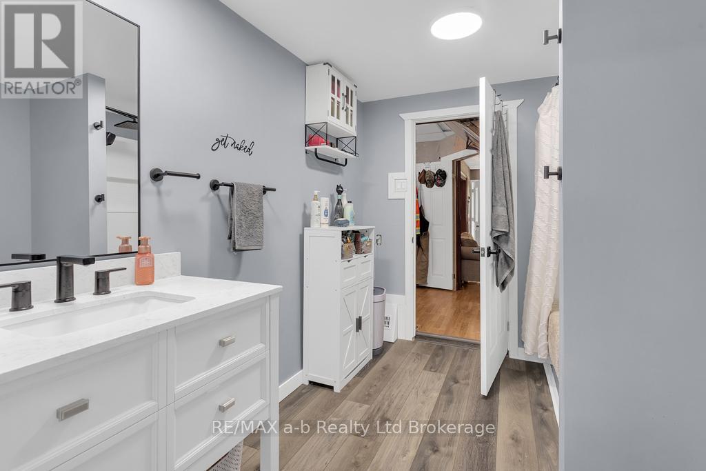 11981 Whittaker Road, Malahide, Ontario  N0L 2J0 - Photo 18 - X12352126