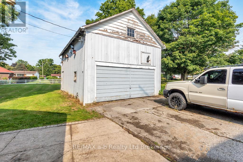 11981 Whittaker Road, Malahide, Ontario  N0L 2J0 - Photo 4 - X12352126