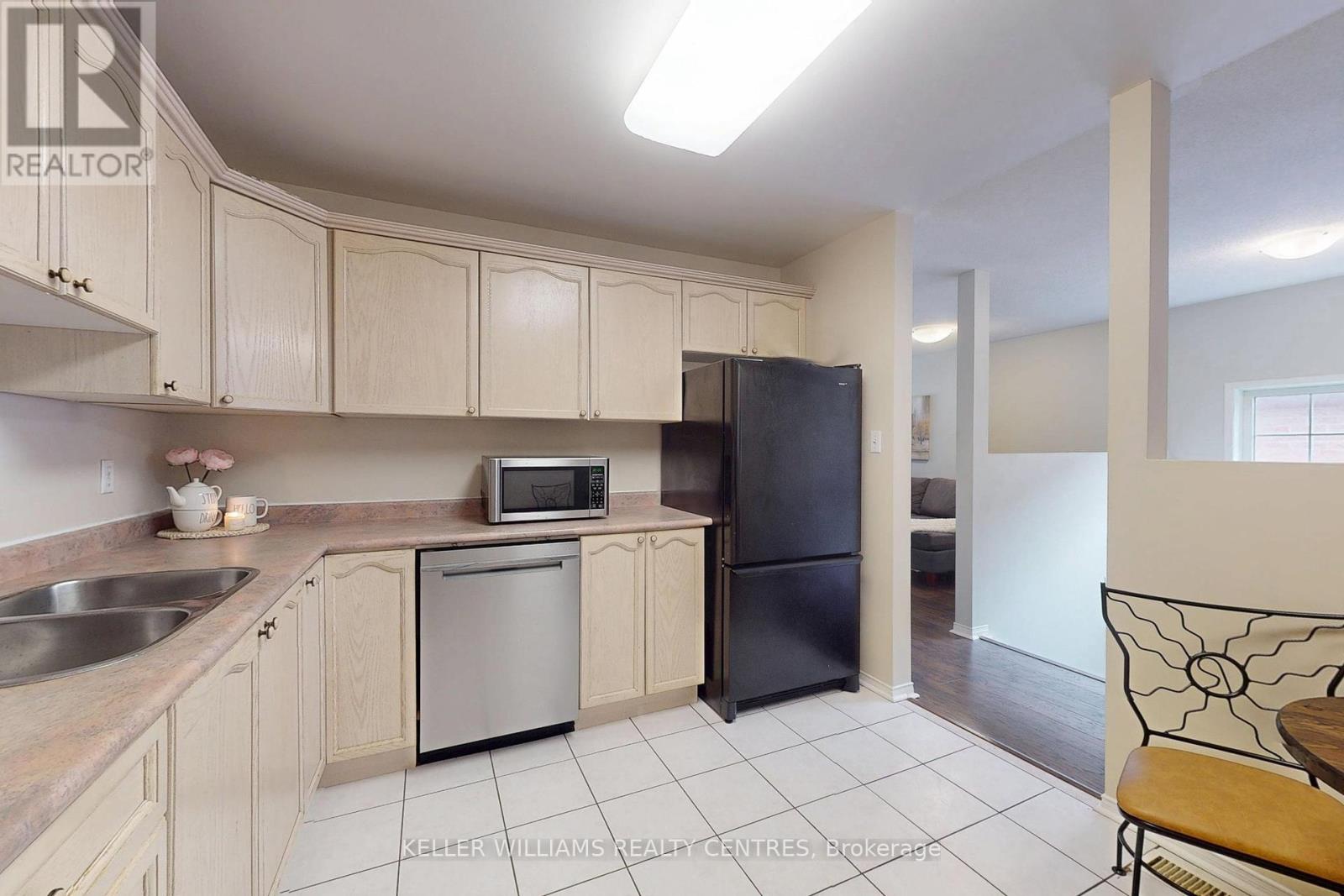 78 Clearmeadow Boulevard, Newmarket (Summerhill Estates), Ontario  L3X 2M6 - Photo 10 - N12351948