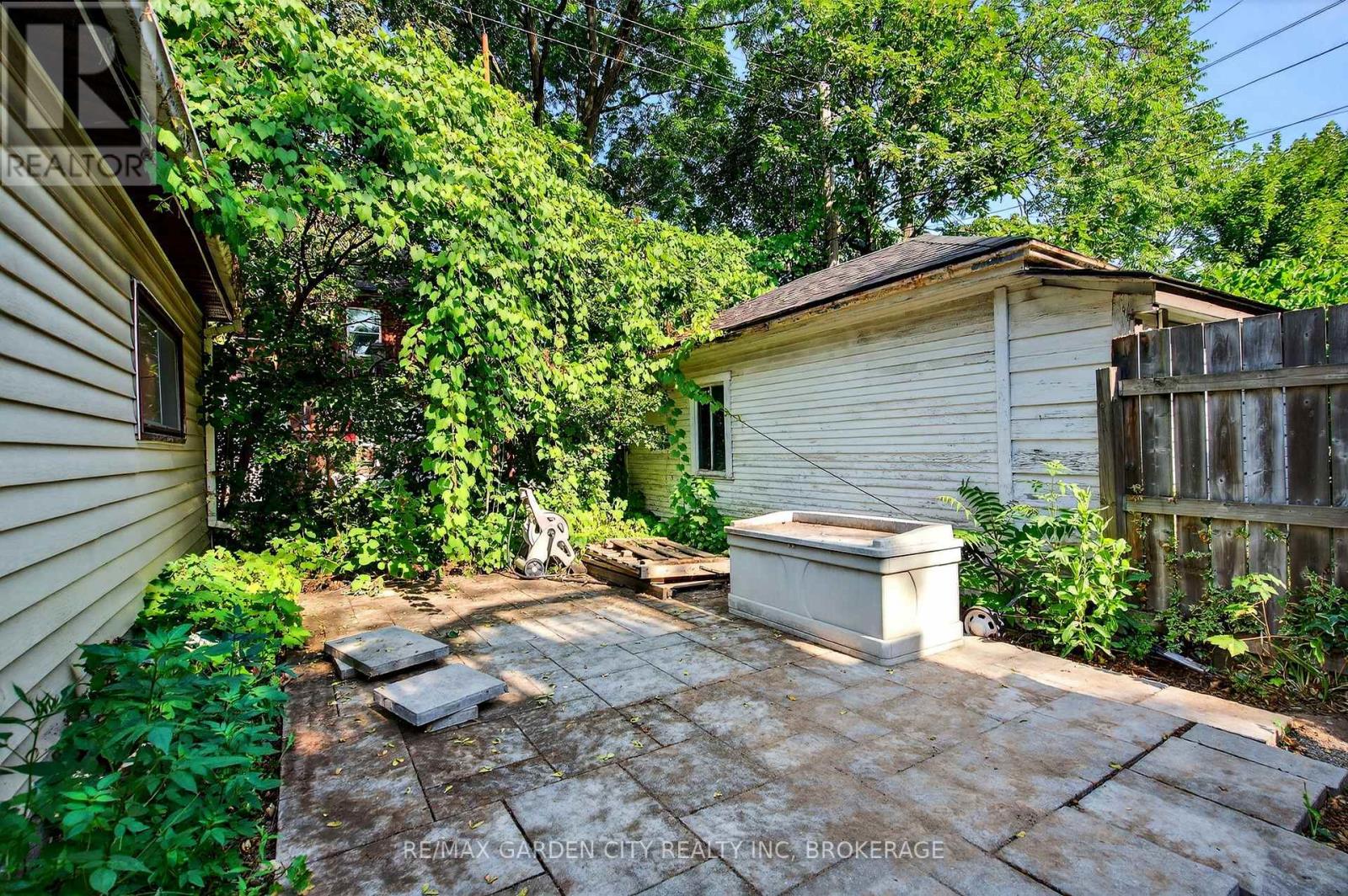 Lower - 104 Carrick Avenue, Hamilton (Stripley), Ontario  L8M 2W6 - Photo 19 - X12352143