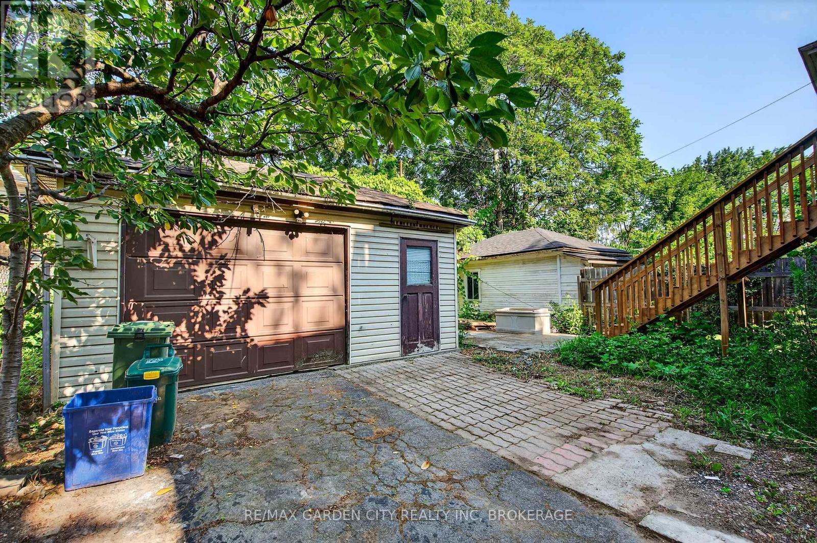 Lower - 104 Carrick Avenue, Hamilton (Stripley), Ontario  L8M 2W6 - Photo 20 - X12352143