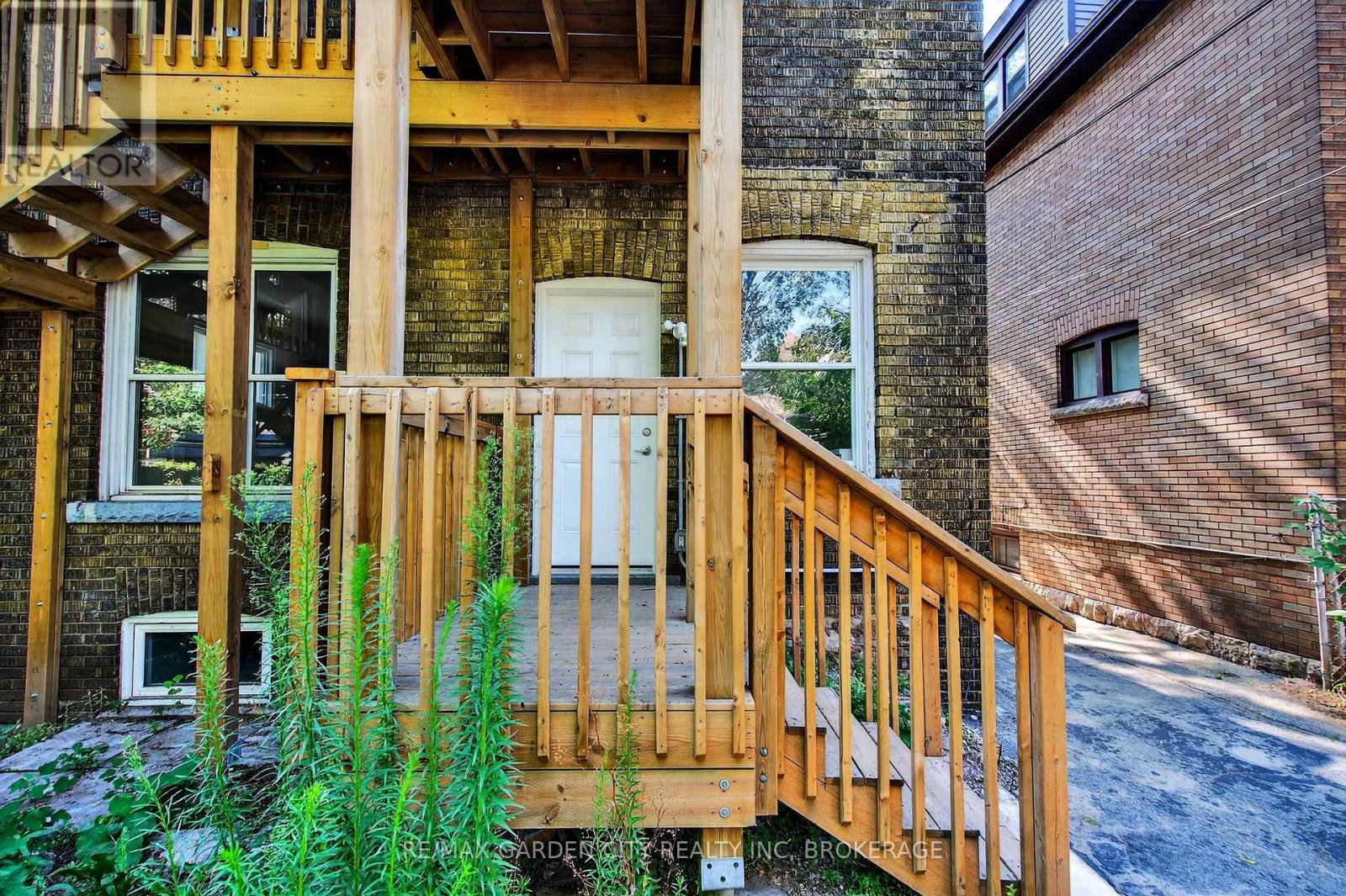 Lower - 104 Carrick Avenue, Hamilton (Stripley), Ontario  L8M 2W6 - Photo 21 - X12352143