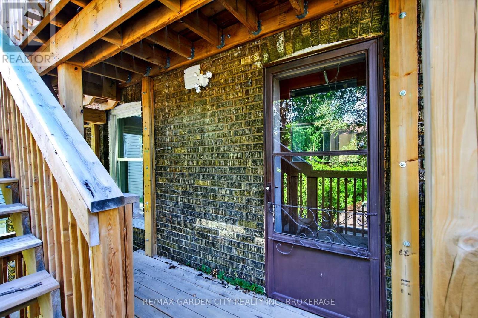 Lower - 104 Carrick Avenue, Hamilton (Stripley), Ontario  L8M 2W6 - Photo 22 - X12352143