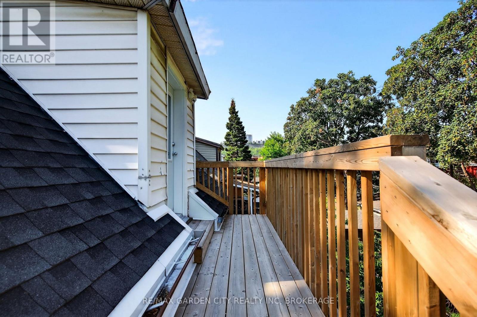 Lower - 104 Carrick Avenue, Hamilton (Stripley), Ontario  L8M 2W6 - Photo 28 - X12352143