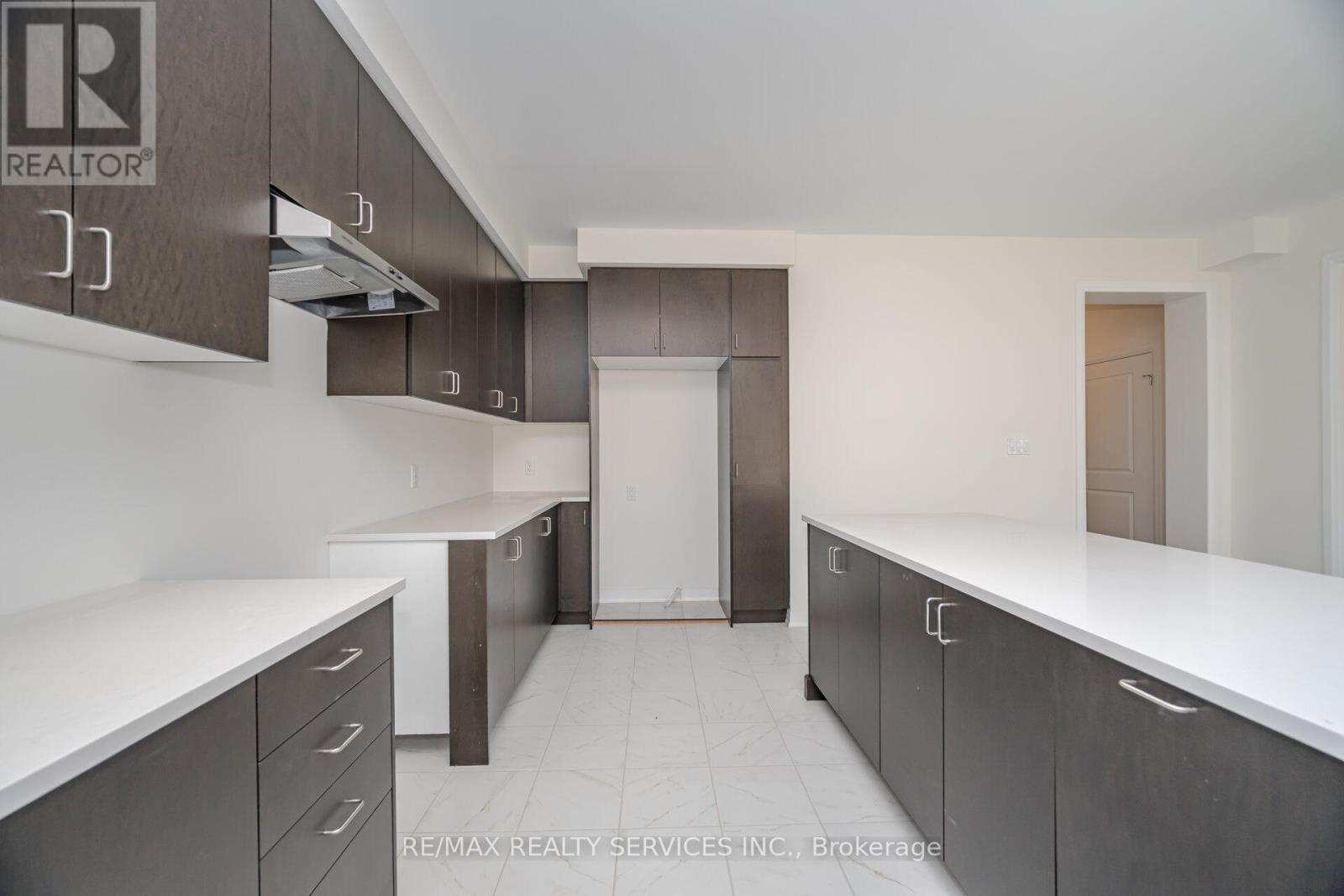 66 Prince Philip Boulevard, North Dumfries, Ontario  N0B 1E0 - Photo 18 - X12348578