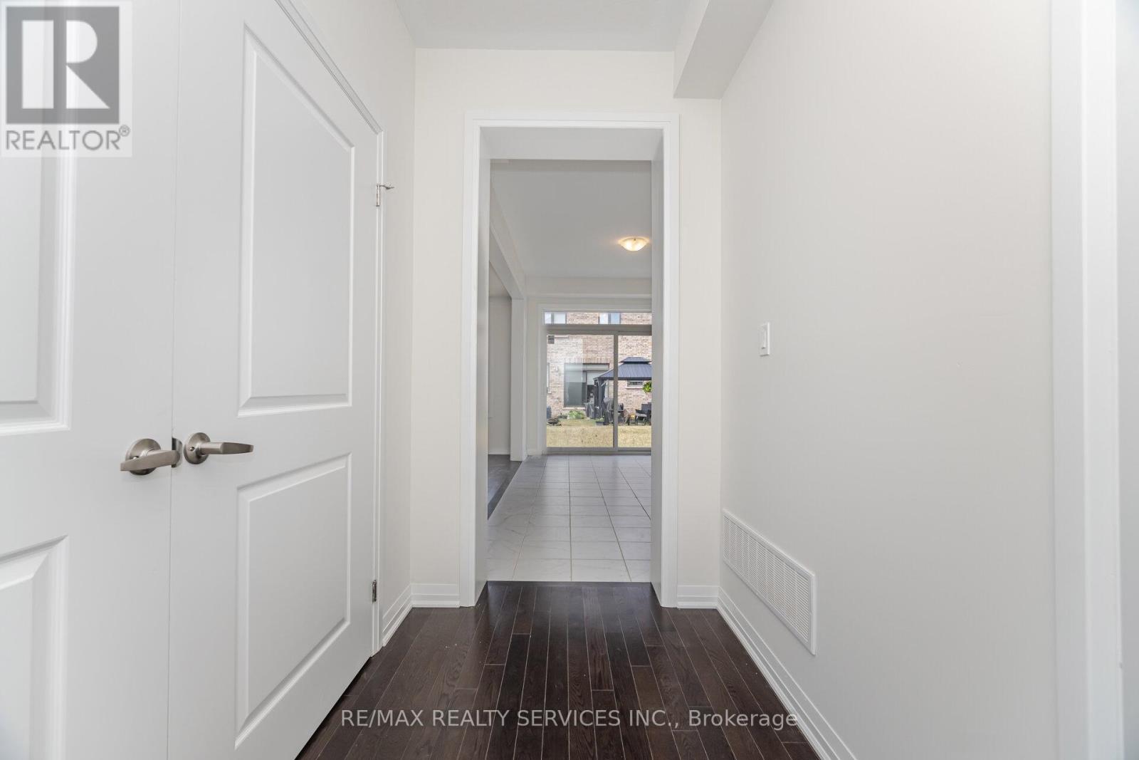 66 Prince Philip Boulevard, North Dumfries, Ontario  N0B 1E0 - Photo 21 - X12348578