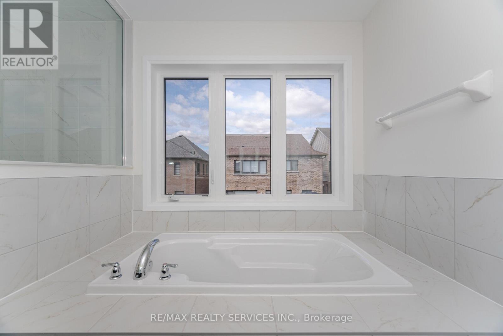 66 Prince Philip Boulevard, North Dumfries, Ontario  N0B 1E0 - Photo 32 - X12348578