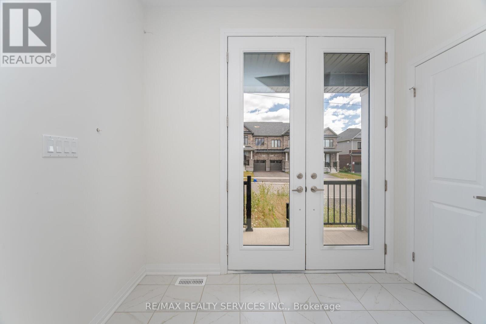 66 Prince Philip Boulevard, North Dumfries, Ontario  N0B 1E0 - Photo 4 - X12348578