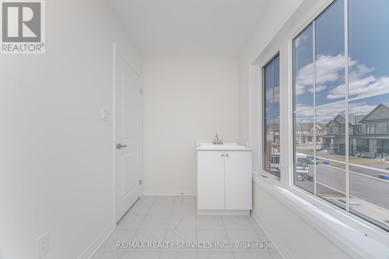 66 Prince Philip Boulevard, North Dumfries, Ontario  N0B 1E0 - Photo 47 - X12348578