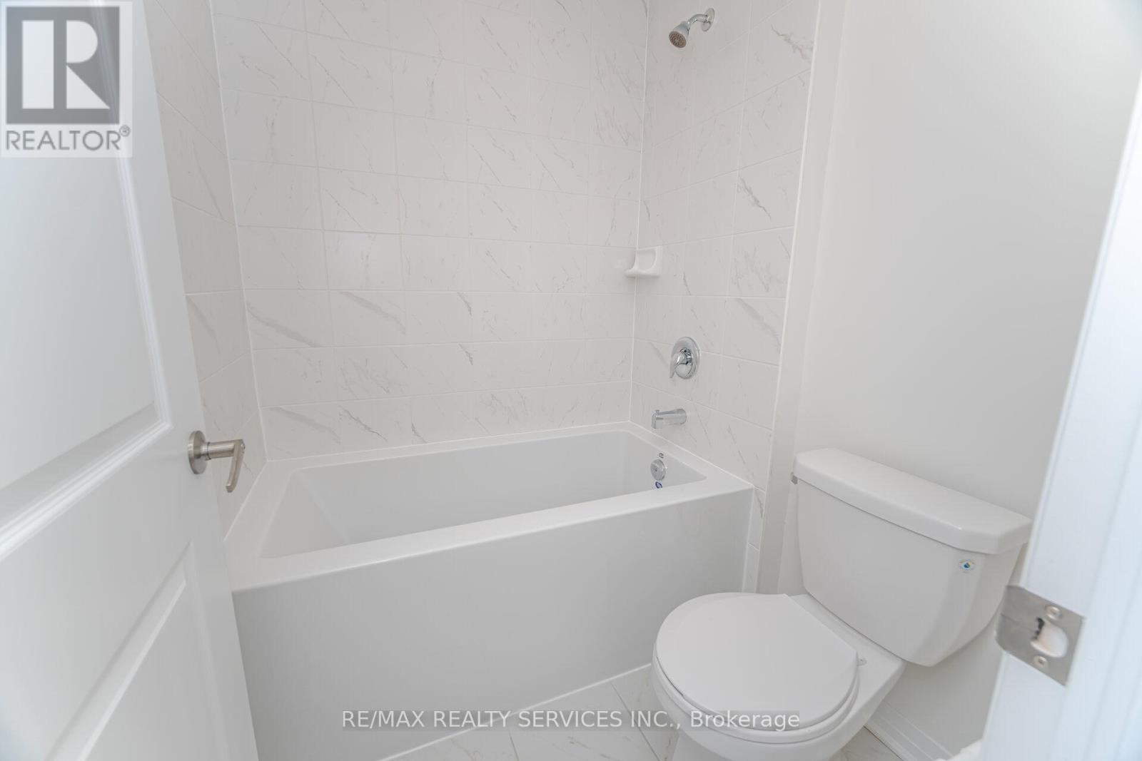 66 Prince Philip Boulevard, North Dumfries, Ontario  N0B 1E0 - Photo 43 - X12348578