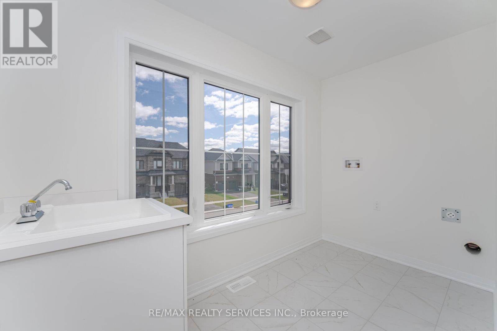 66 Prince Philip Boulevard, North Dumfries, Ontario  N0B 1E0 - Photo 46 - X12348578