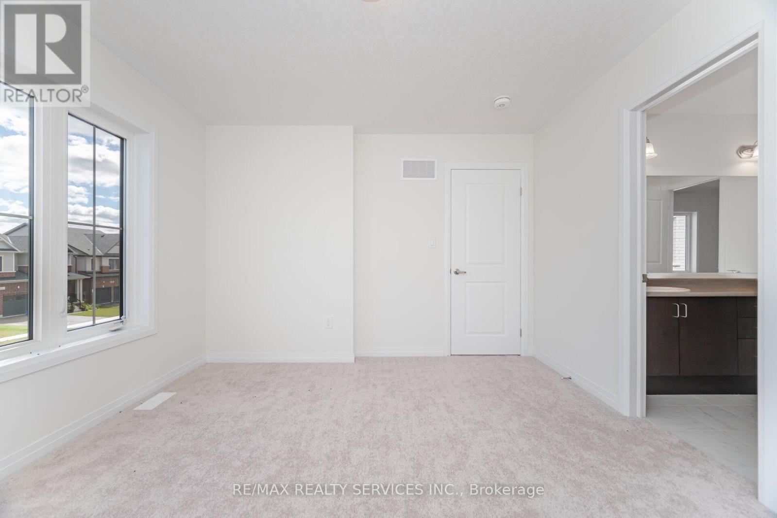 66 Prince Philip Boulevard, North Dumfries, Ontario  N0B 1E0 - Photo 39 - X12348578