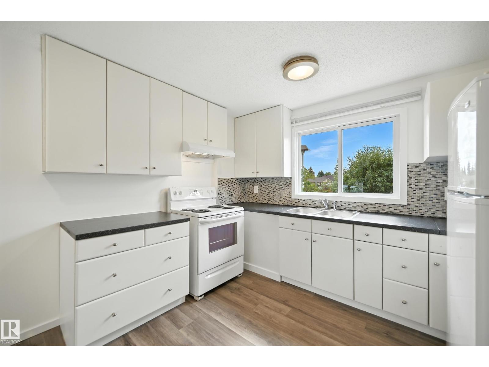 Property at 10333 172 AV NW image 5