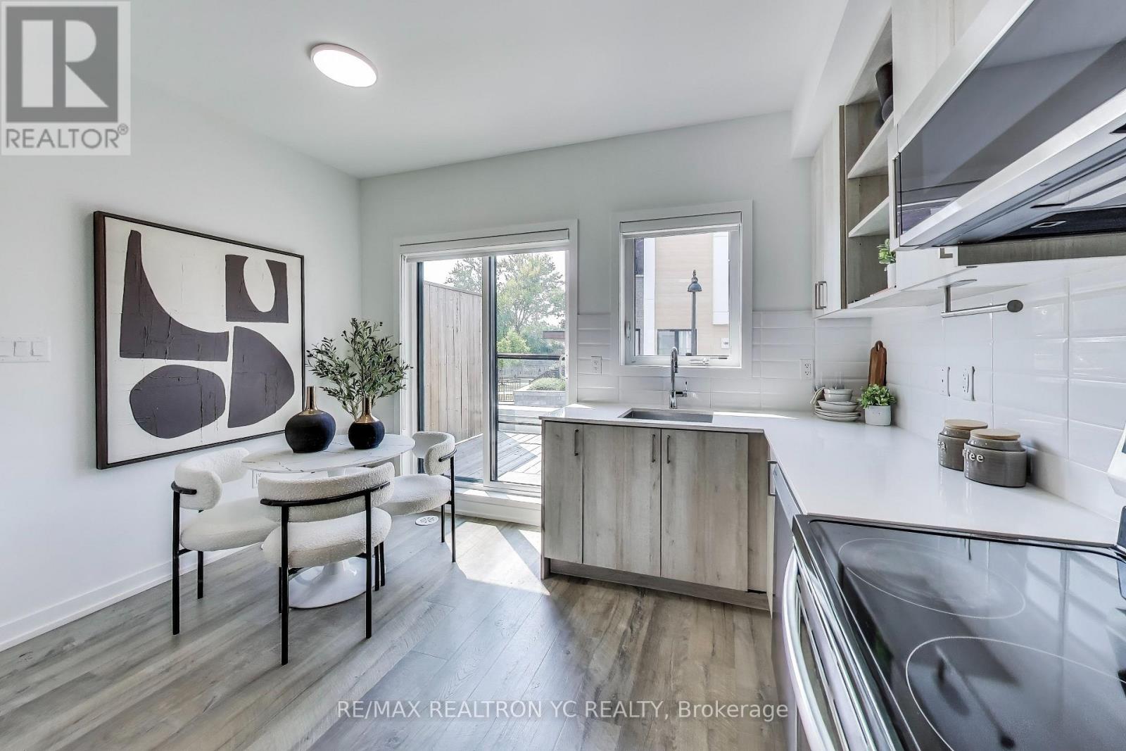 Property at 175 DOWNSVIEW PARK BOULEVARD image 3