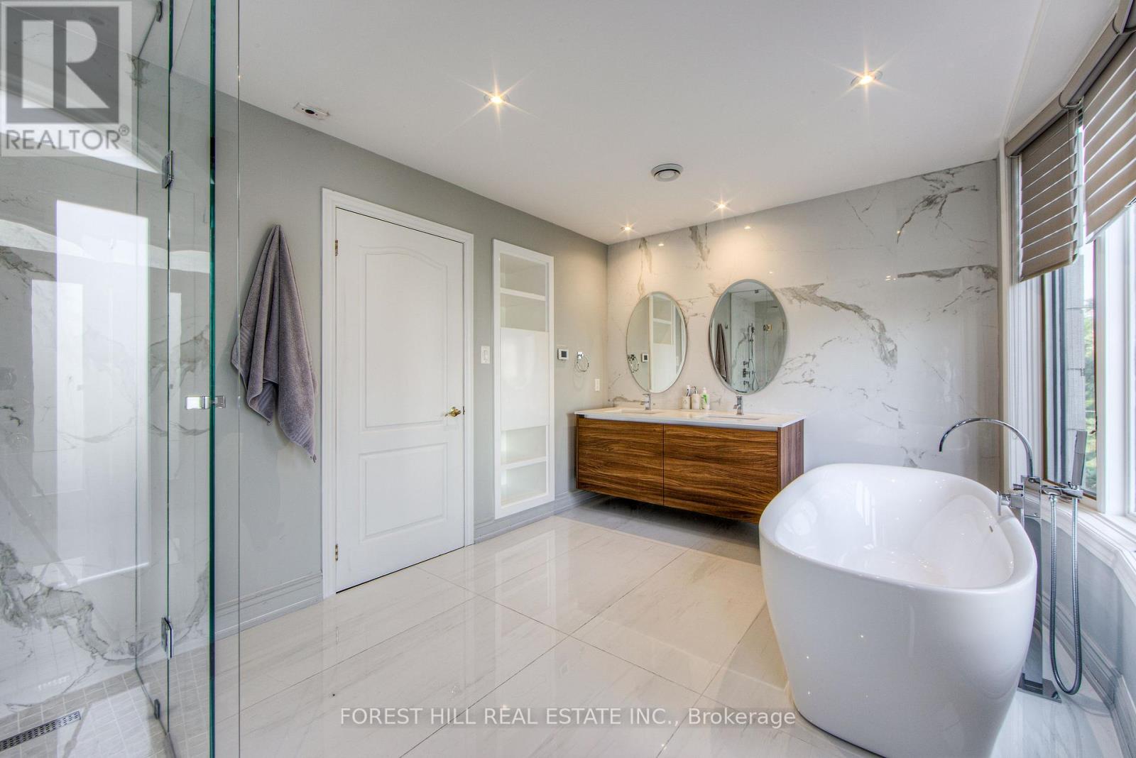 13 - 260 Russell Hill Road, Toronto, Ontario  M4V 2T2 - Photo 28 - C12352101