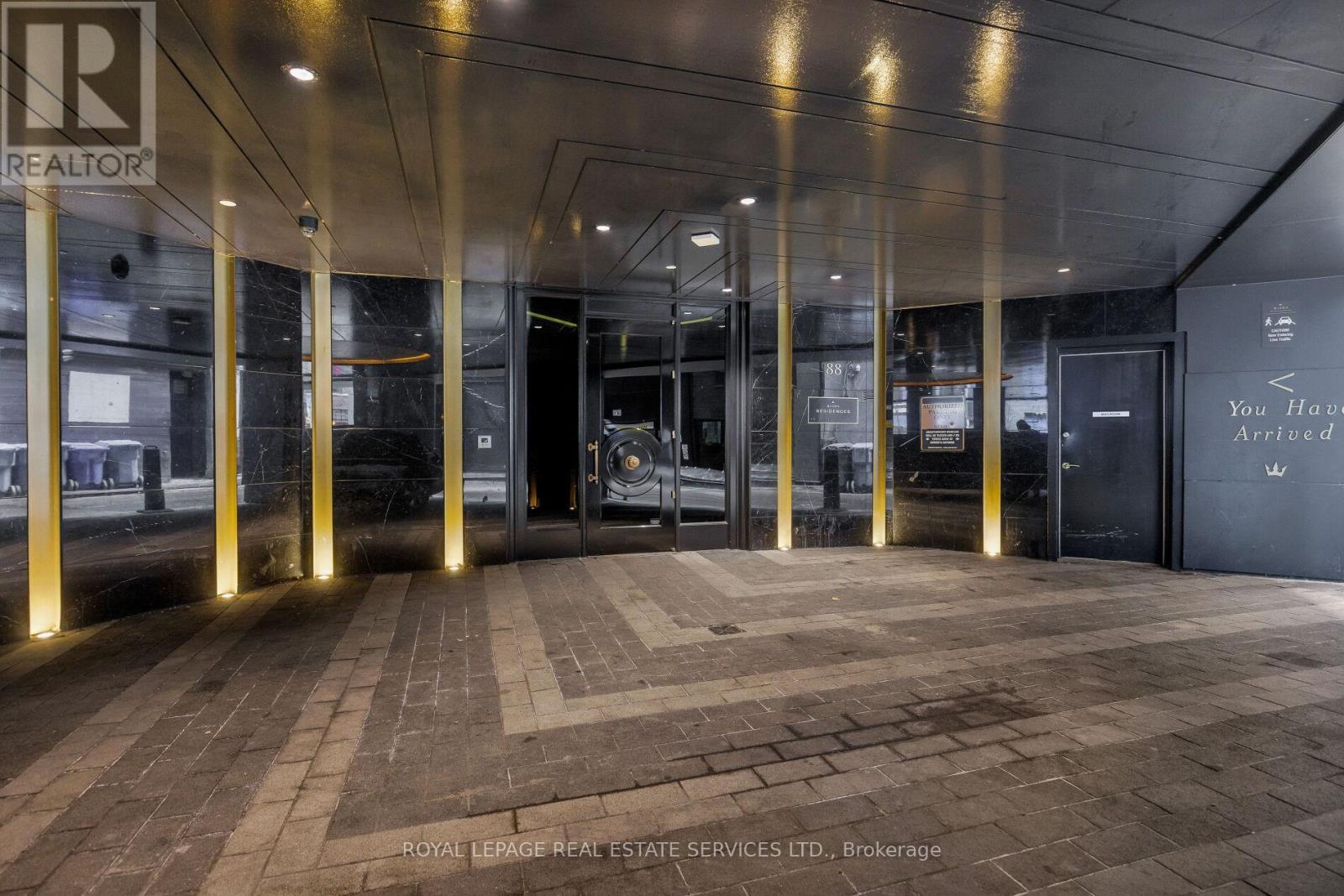 2301 - 88 Blue Jays Way, Toronto, Ontario  M5V 0L7 - Photo 3 - C12352121