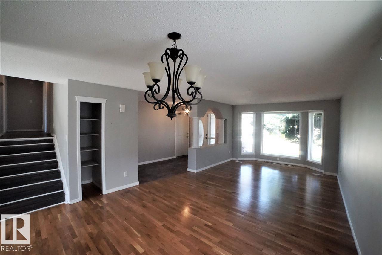 6041 40 Av Nw, Edmonton, Alberta  T6L 3P6 - Photo 7 - E4453623