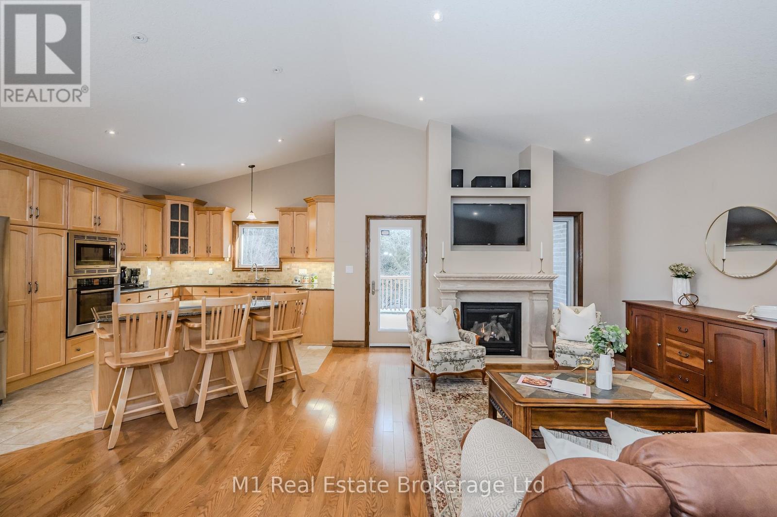 19 - 15 Valley Road, Guelph, Ontario  N1L 0H3 - Photo 6 - X12299522