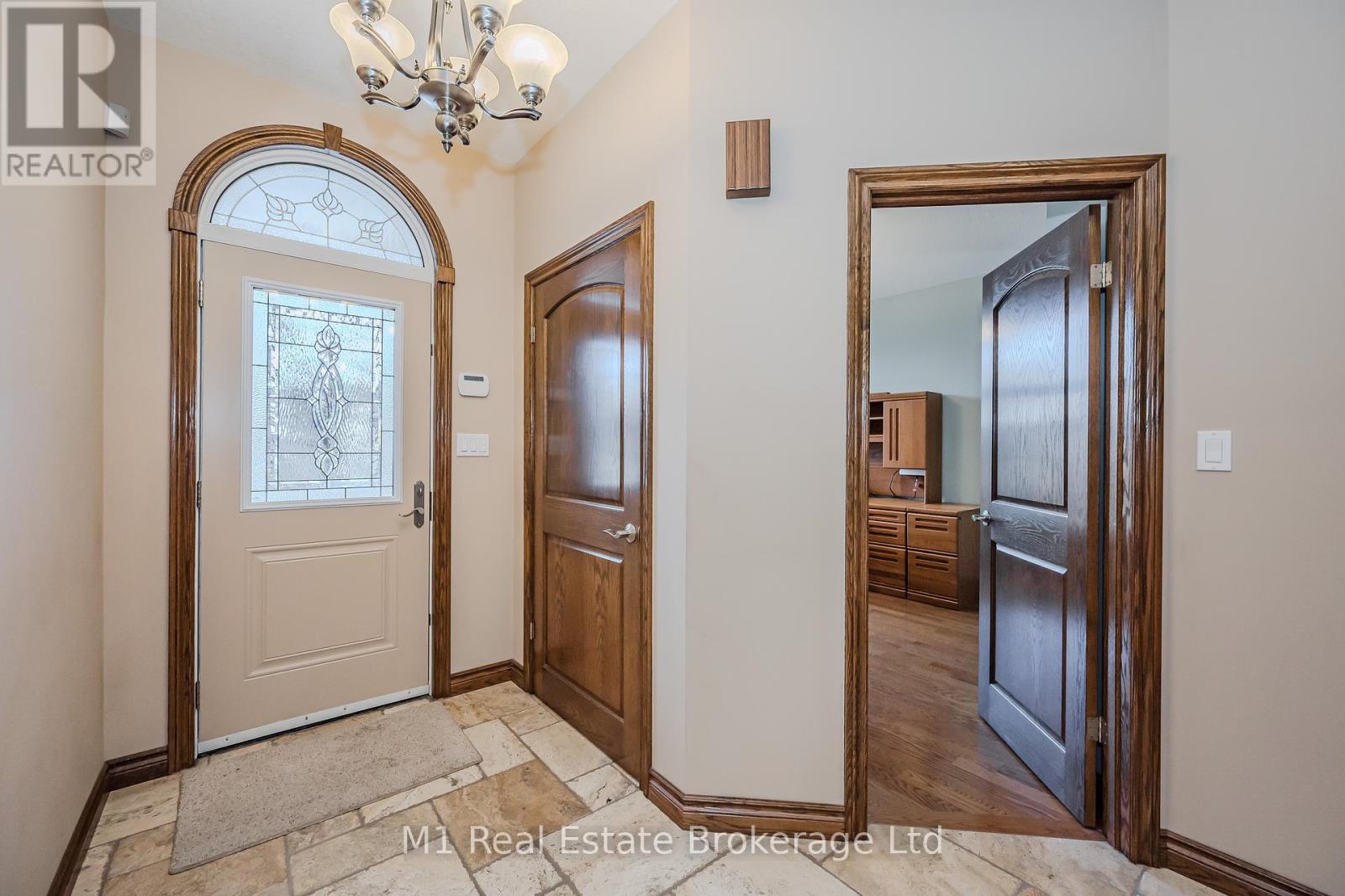 19 - 15 Valley Road, Guelph, Ontario  N1L 0H3 - Photo 4 - X12299522