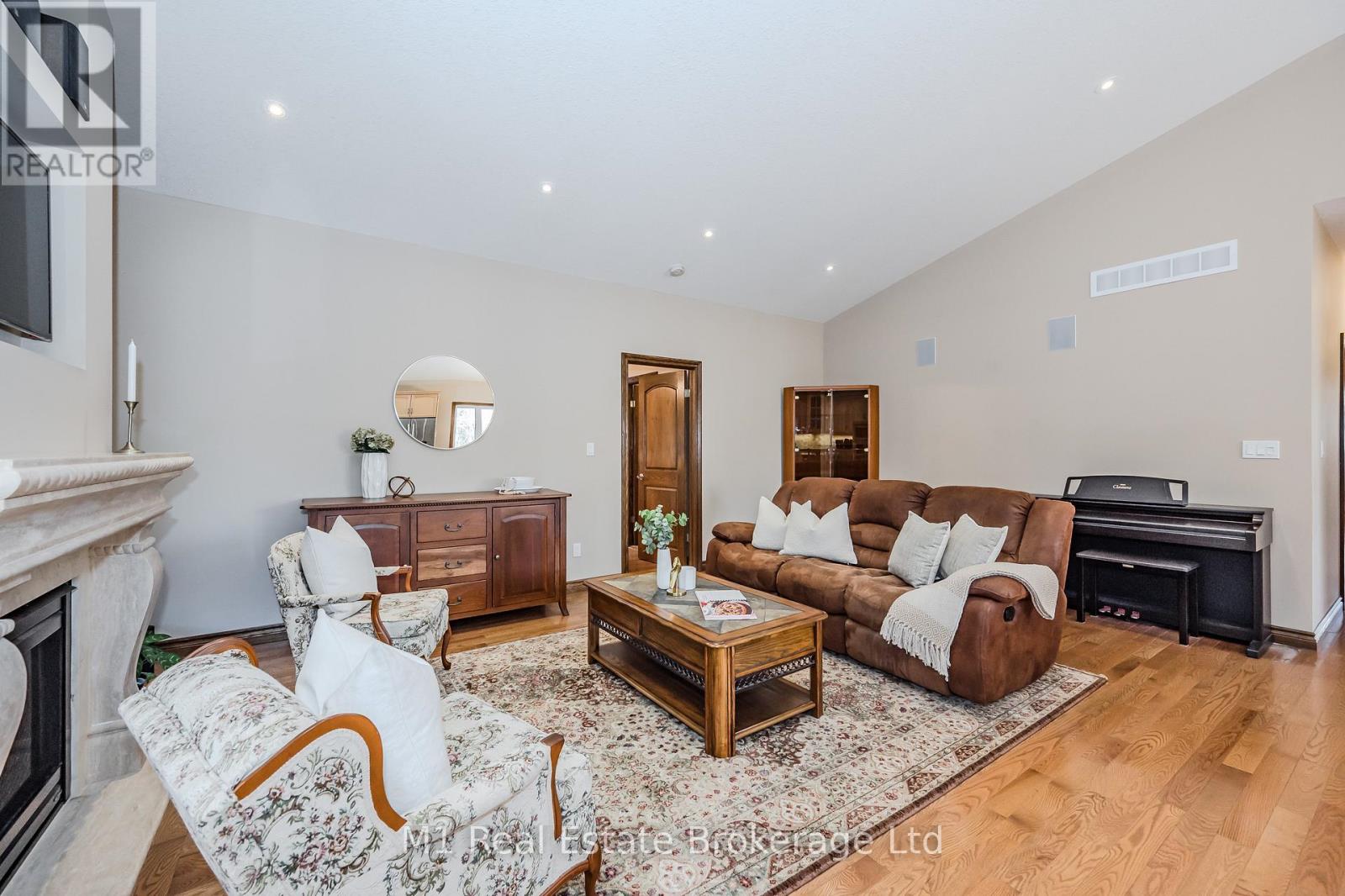 19 - 15 Valley Road, Guelph, Ontario  N1L 0H3 - Photo 9 - X12299522