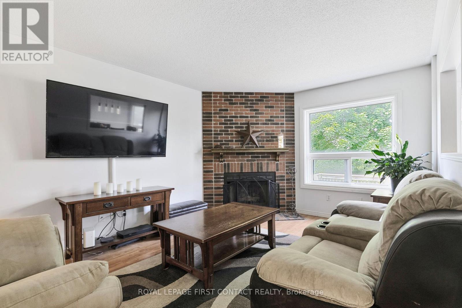 22 Bishop Drive, Barrie (Ardagh), Ontario  L4N 6Y6 - Photo 12 - S12352067