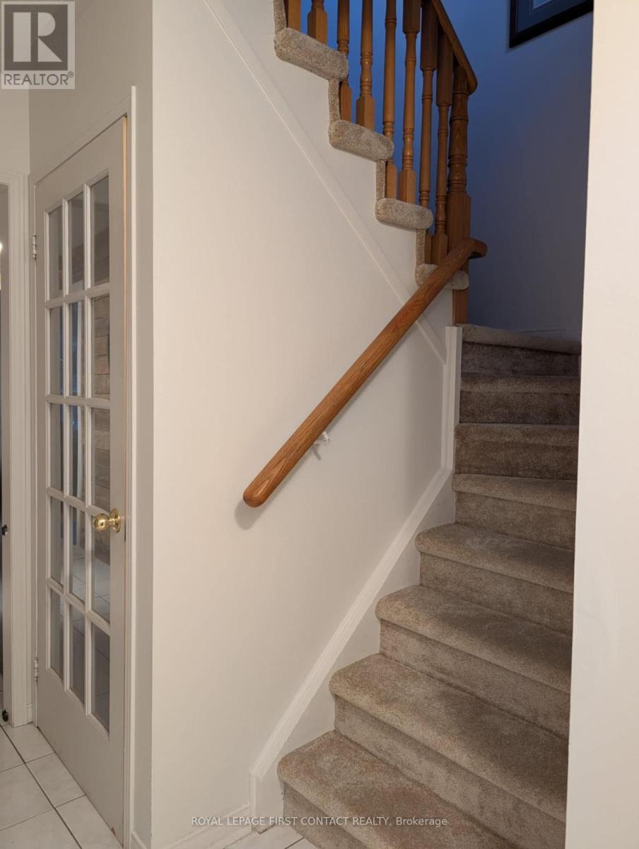 22 Bishop Drive, Barrie (Ardagh), Ontario  L4N 6Y6 - Photo 15 - S12352067