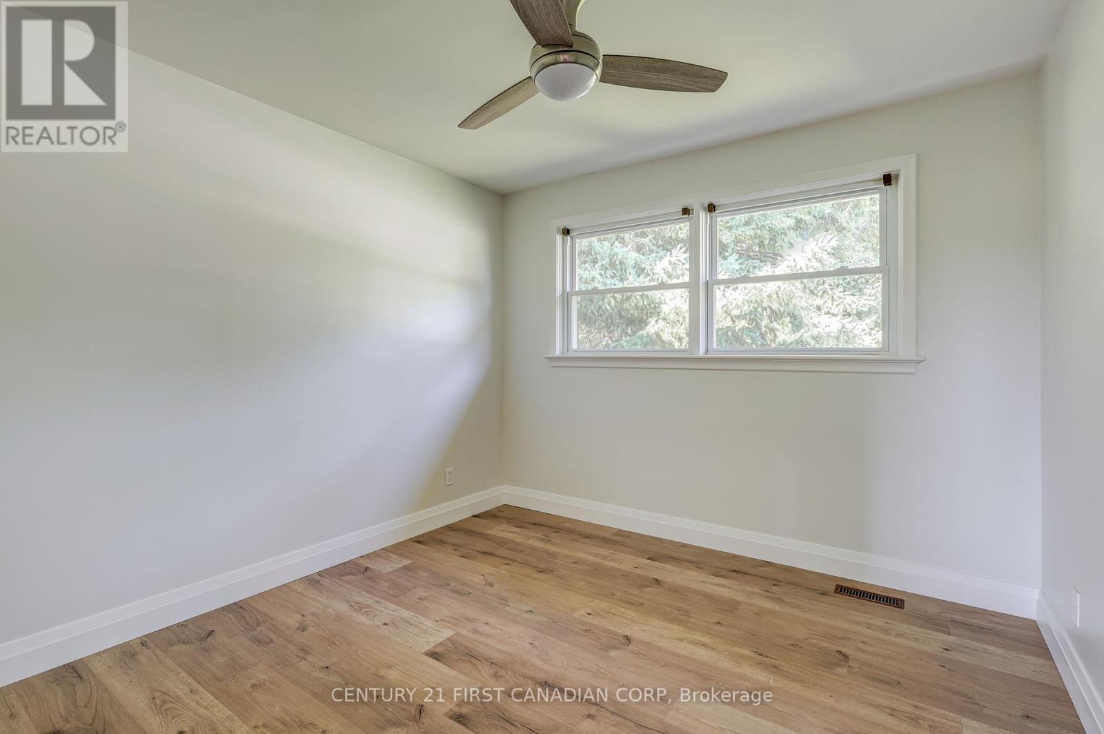 1805 Whitehall Drive, London East, Ontario  N5W 1Z2 - Photo 11 - X12352182