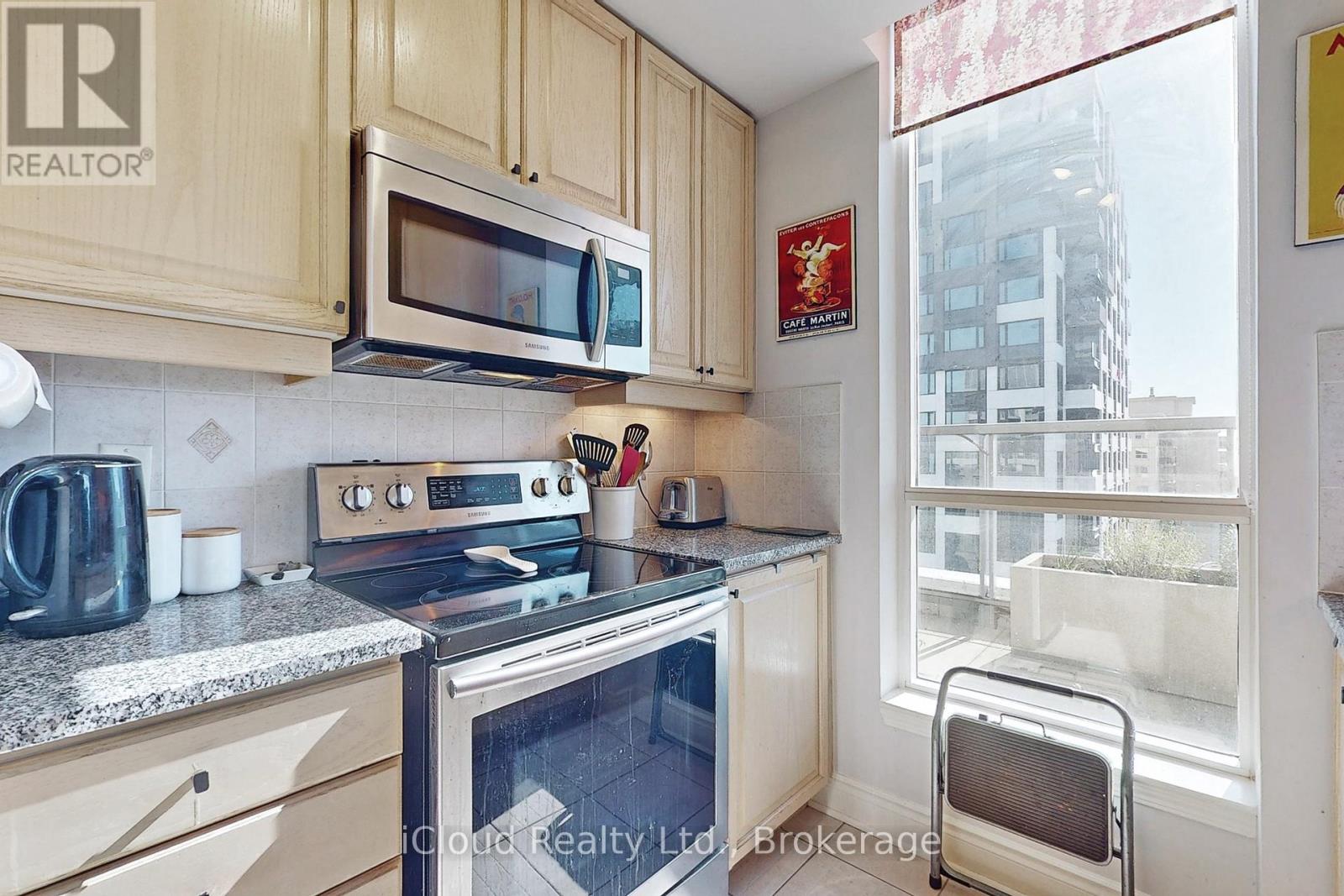 1804 - 70 High Park Avenue, Toronto, Ontario  M6P 1A1 - Photo 8 - W12352135
