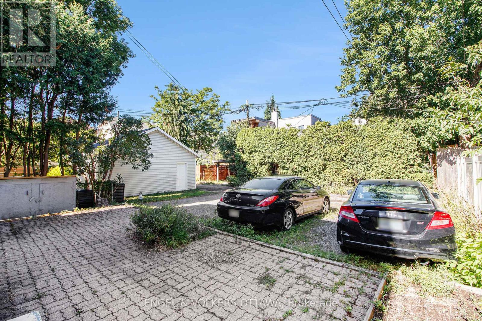 1 - 170 Ivy Crescent, Ottawa, Ontario  K1M 1X6 - Photo 11 - X12352176