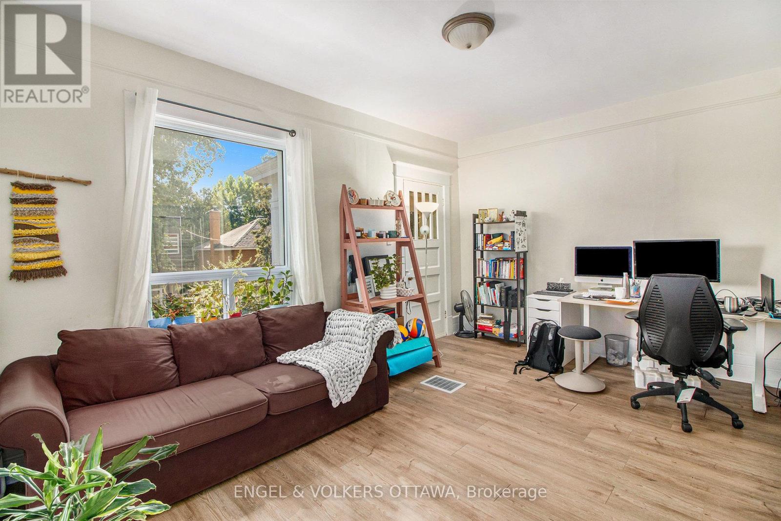 1 - 170 Ivy Crescent, Ottawa, Ontario  K1M 1X6 - Photo 4 - X12352176