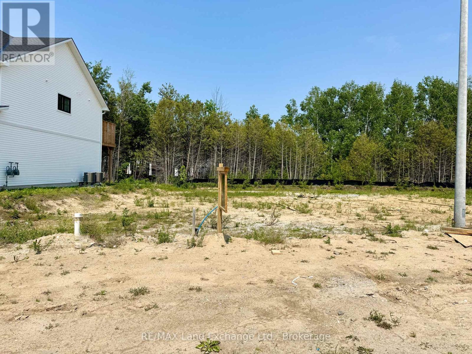 19 Marshall Place, Saugeen Shores, Ontario  N0H 2L0 - Photo 4 - X12219198