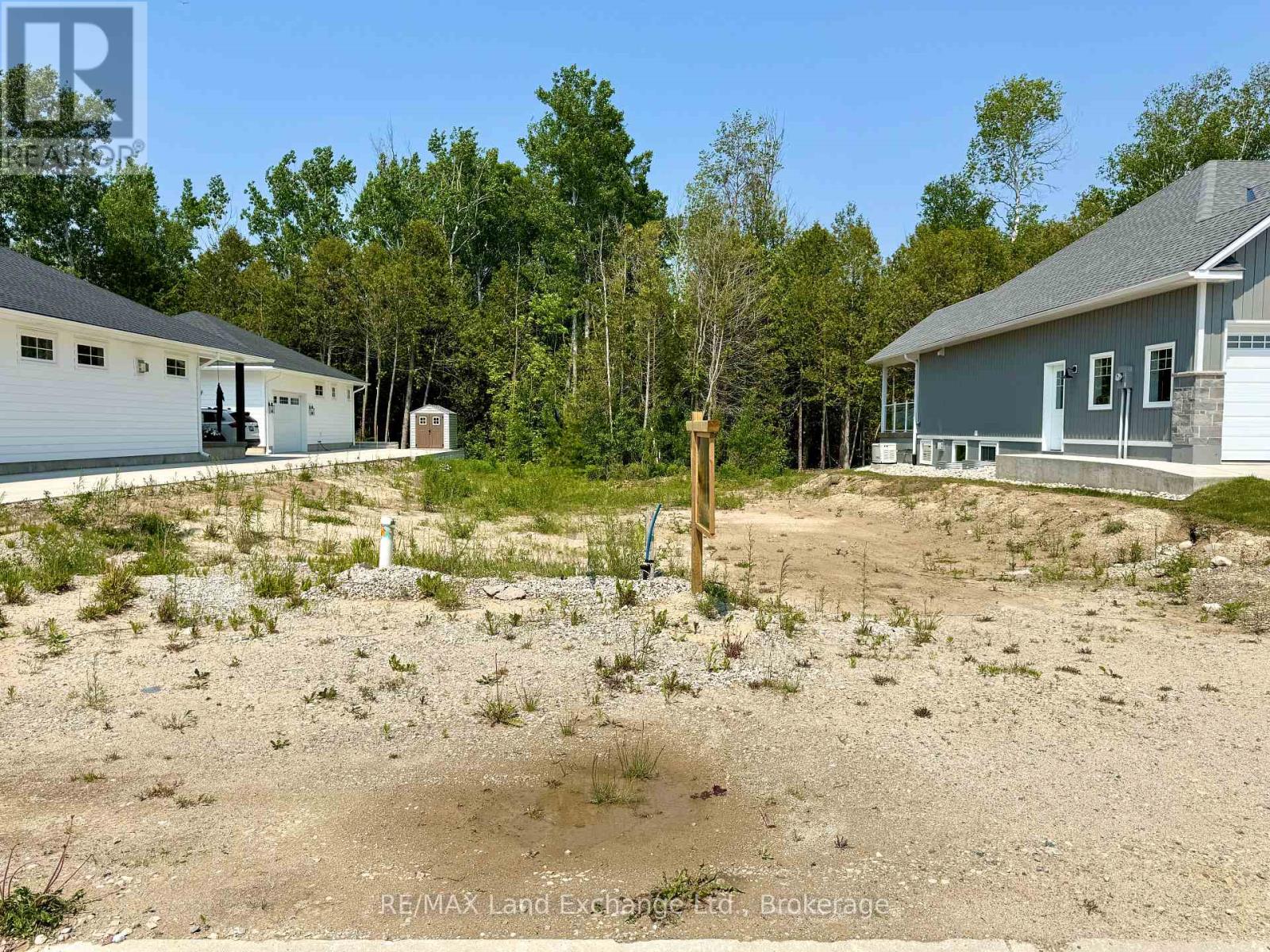 17 Lakeforest Drive, Saugeen Shores, Ontario  N0H 2L0 - Photo 6 - X12219210