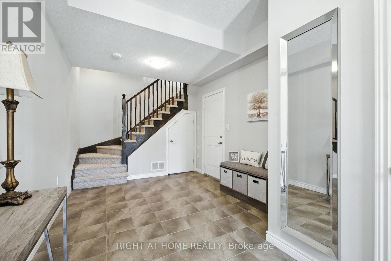 3 Bloom Crescent, Hamilton, Ontario  L0R 1P0 - Photo 7 - X12352020