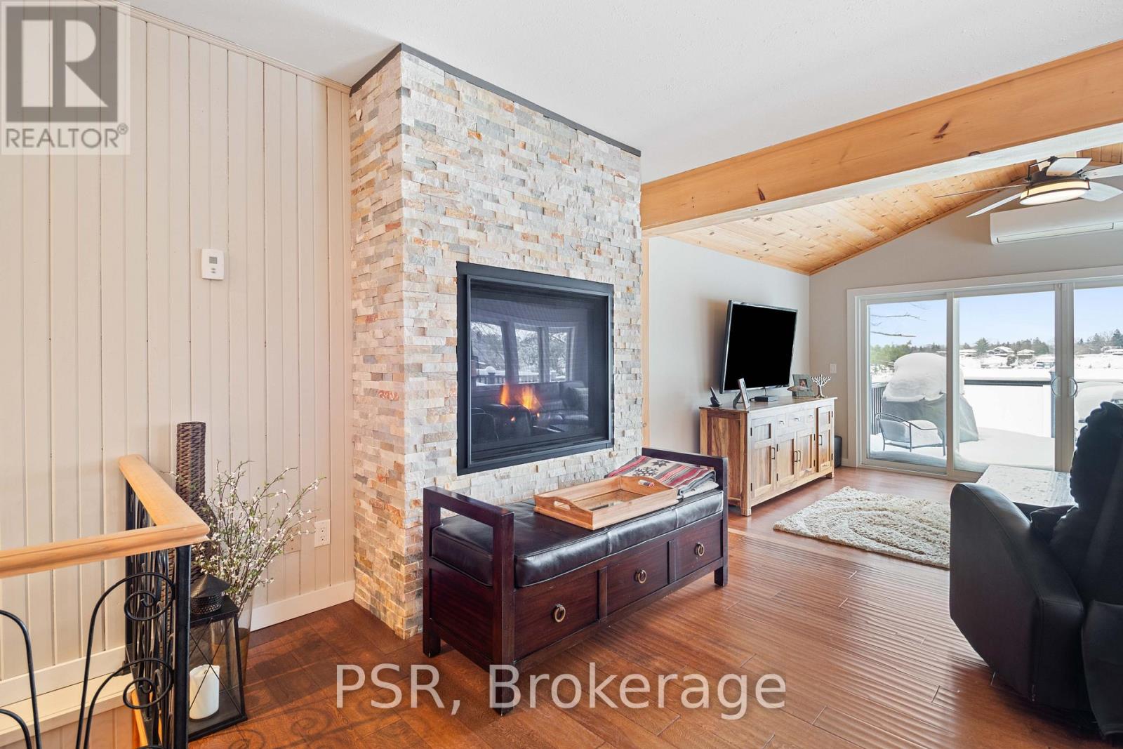 1166 Parkers Point Road, Gravenhurst, Ontario  P1P 1R2 - Photo 18 - X12352130