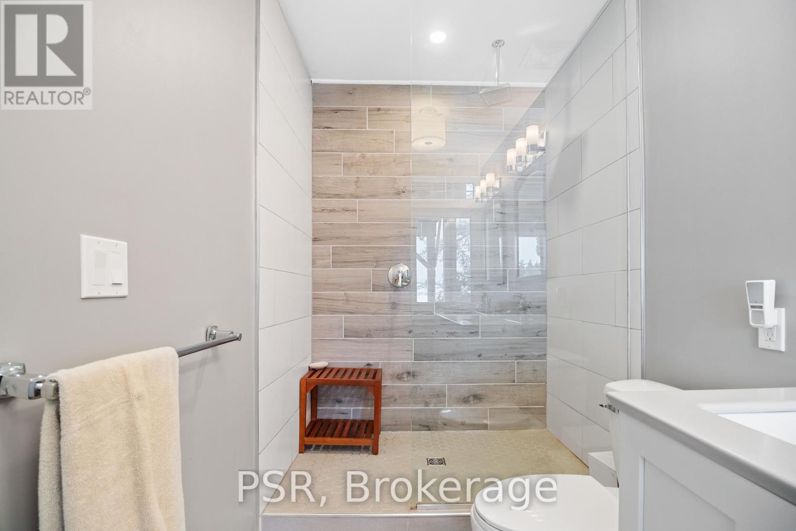 1166 Parkers Point Road, Gravenhurst, Ontario  P1P 1R2 - Photo 32 - X12352130
