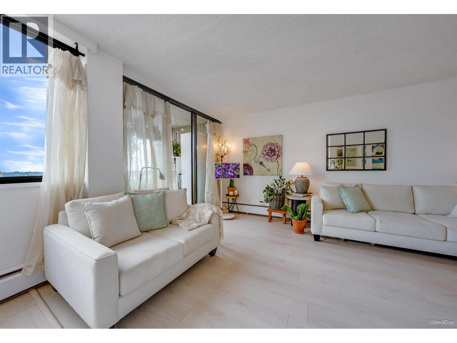 1905 740 Hamilton Street, New Westminster, British Columbia V3M 5T7 - Photo 5 - R3038371