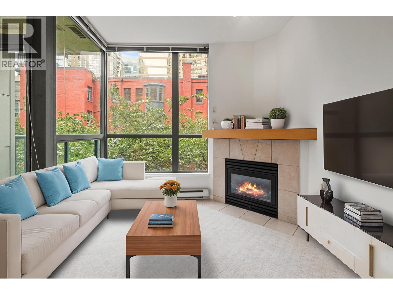 310 1239 W Georgia Street, Vancouver, British Columbia  V6E 4R8 - Photo 1 - R3038404