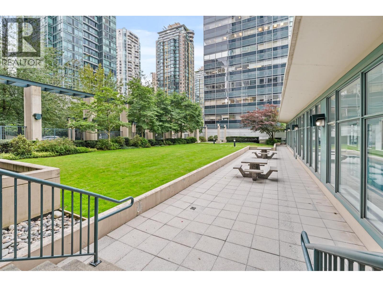 310 1239 W Georgia Street, Vancouver, British Columbia  V6E 4R8 - Photo 18 - R3038404