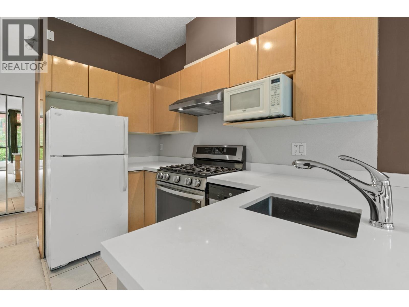 310 1239 W Georgia Street, Vancouver, British Columbia  V6E 4R8 - Photo 9 - R3038404