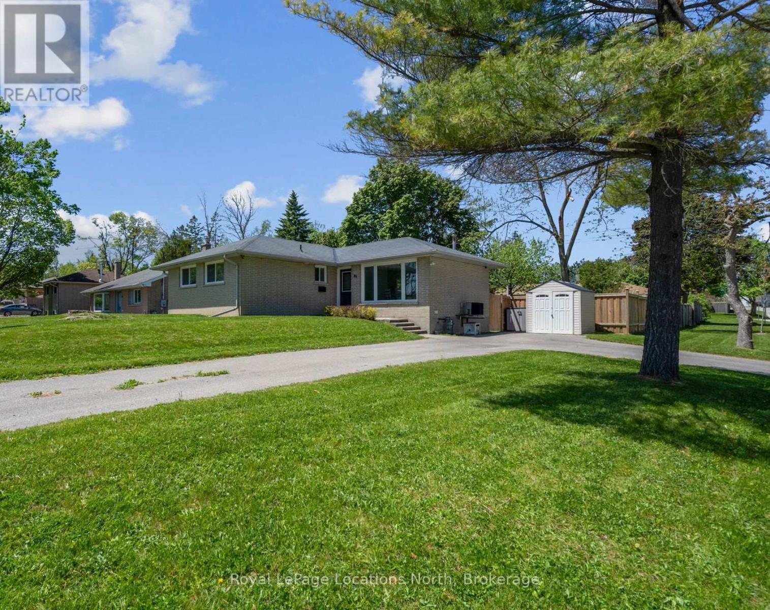 88 Rose Street, Barrie, Ontario L4M 2T2 - Photo 1 - S12352213