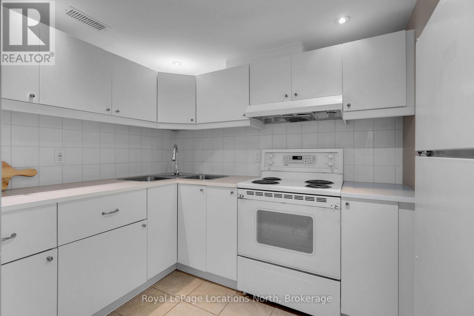 88 Rose Street, Barrie, Ontario L4M 2T2 - Photo 26 - S12352213