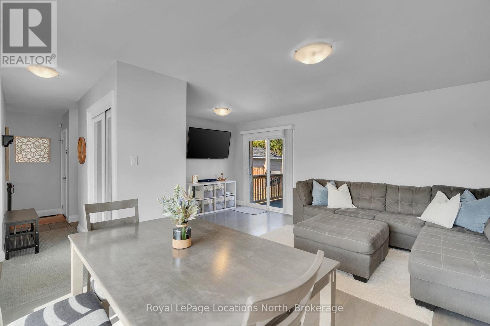 88 Rose Street, Barrie, Ontario L4M 2T2 - Photo 7 - S12352213