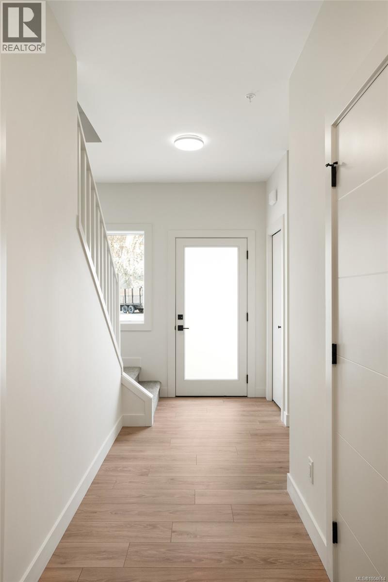 Property at 2012 West Park Lane image 5
