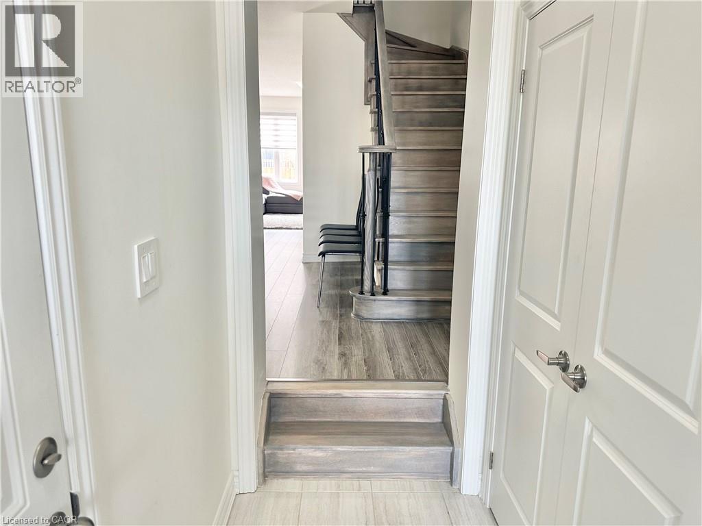 25 Harwood Street, Tillsonburg, Ontario  N4G 0J7 - Photo 5 - 40705466