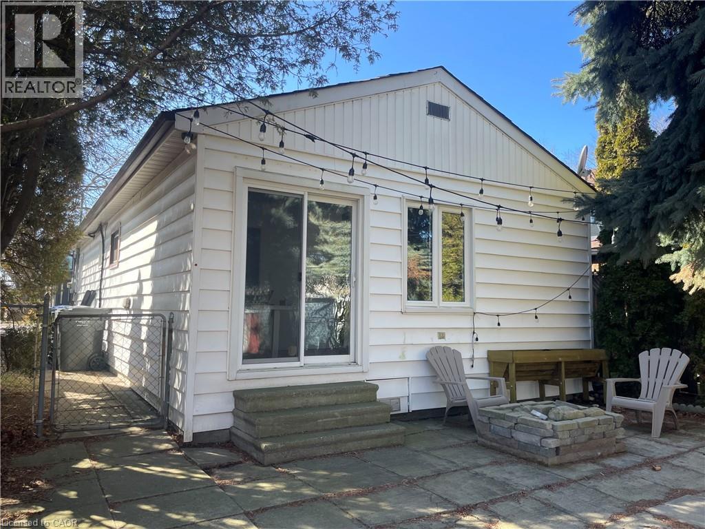 Property at 1089 MEREDITH Avenue image 3