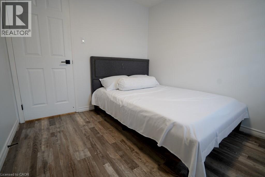 Photo 18 of 40 for 147 Muriel Crescent